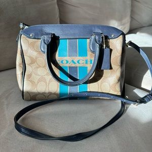 LIKE NEW Coach Crossbody Purse